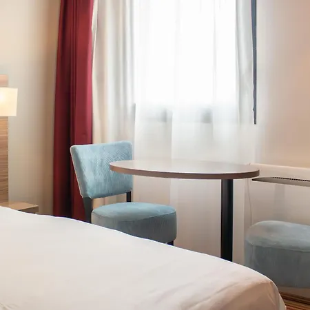 Brit Hotel